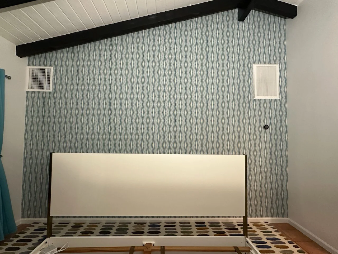 Commercial wallpaper installation in Los Angeles